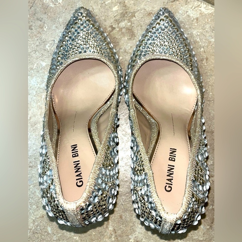 Gianni Bini Zebbi Jeweled Pointed Toe Stiletto Bridal Heels, Size 7.5M - Picture 6 of 14
